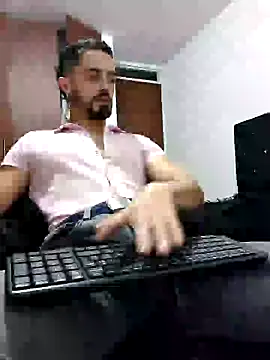 Snapshot of MAXIMUS_MASTE3 chatting on 14, 2, 2025 MAXIMUS MASTE3 online show from 14, 2, 2025
