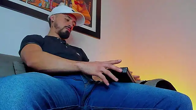 Snapshot of MAXIMUS_MASTE3 chatting on 22, 9, 2025 MAXIMUS MASTE3 online show from 22, 9, 2025
