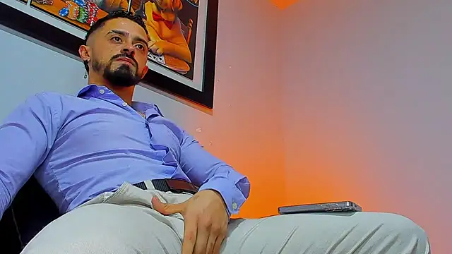 Snapshot of MAXIMUS_MASTE3 chatting on 23, 10, 2025 MAXIMUS MASTE3 online show from 23, 10, 2025