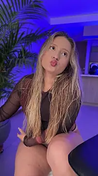 MiaPetit  online show from 11, 5, 2026
