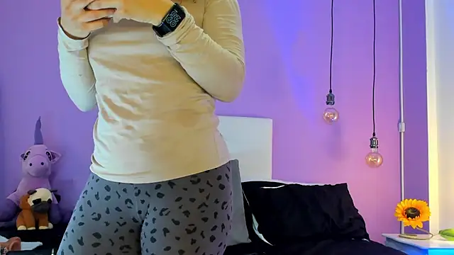 Charlotte11-11 online show from 11, 10, 2025