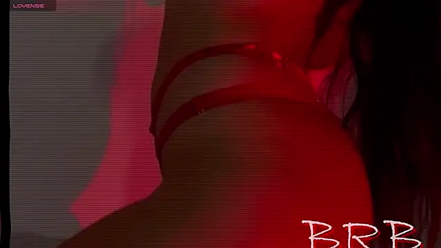 NahiaraEvans  online show from 4, 10, 2025