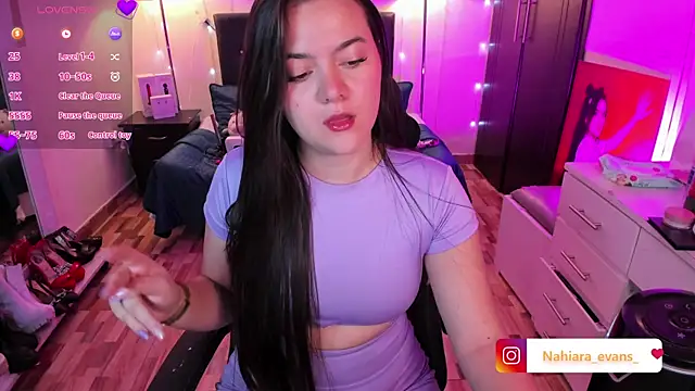 NahiaraEvans  online show from 18, 1, 2026