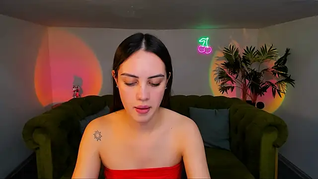 Snapshot of _shyy_girl chatting on 26, 10, 2025  shyy girl online show from 26, 10, 2025