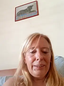 Snapshot of Ladykiss833 chatting on 29, 9, 2025 Ladykiss833 online show from 29, 9, 2025