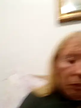 Snapshot of Ladykiss833 chatting on 27, 10, 2025 Ladykiss833 online show from 27, 10, 2025