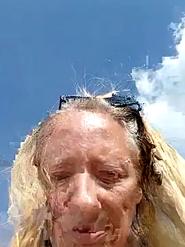 Snapshot of Ladykiss833 chatting on 29, 10, 2025 Ladykiss833 online show from 29, 10, 2025