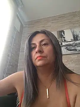 Snapshot of Latiinvenushot chatting on 19, 5, 2026 Latiinvenushot online show from 19, 5, 2026