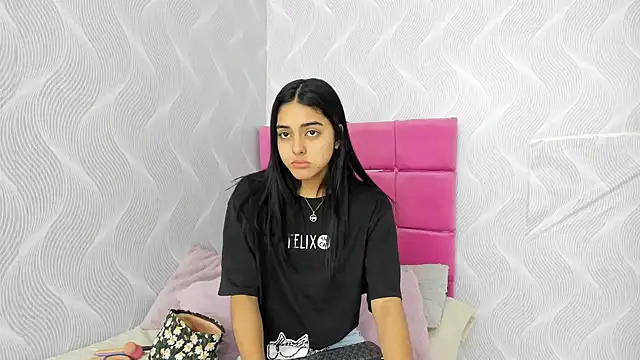 Snapshot of natalia_aguirre1 chatting on 5, 1, 2025 natalia aguirre1 online show from 5, 1, 2025