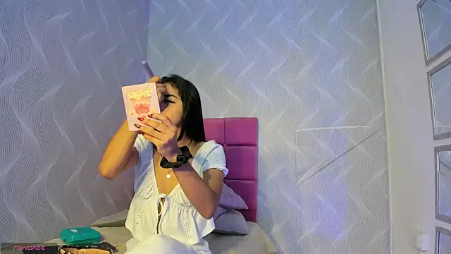 Snapshot of natalia_aguirre1 chatting on 11, 1, 2025 natalia aguirre1 online show from 11, 1, 2025