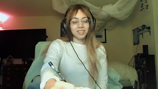 Snapshot of PolinaLoveX chatting on 1, 1, 2025 PolinaLoveX online show from 1, 1, 2025