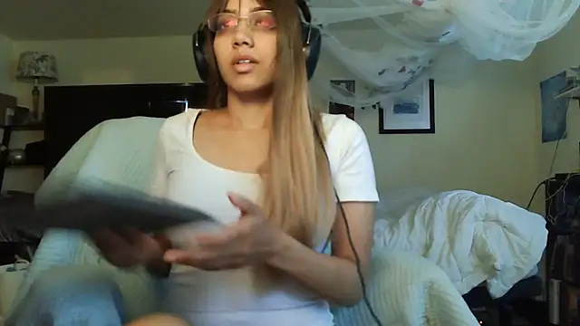 Snapshot of PolinaLoveX chatting on 1, 3, 2025 PolinaLoveX online show from 1, 3, 2025