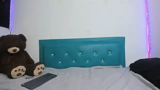 Stardarling  online show from 7, 1, 2025