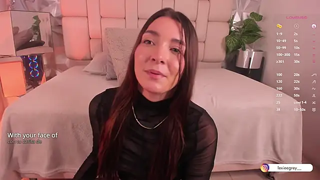 lexiee grey  online show from 29, 1, 2025