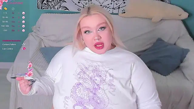 Snapshot of LilyBelll chatting on 18, 12, 2024 LilyBelll online show from 18, 12, 2024