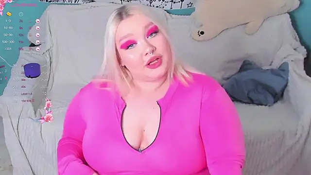 Snapshot of LilyBelll chatting on 4, 1, 2025 LilyBelll online show from 4, 1, 2025