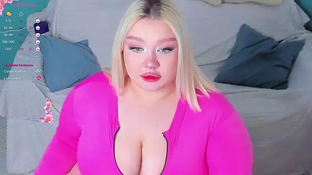 Snapshot of LilyBelll chatting on 19, 1, 2025 LilyBelll online show from 19, 1, 2025