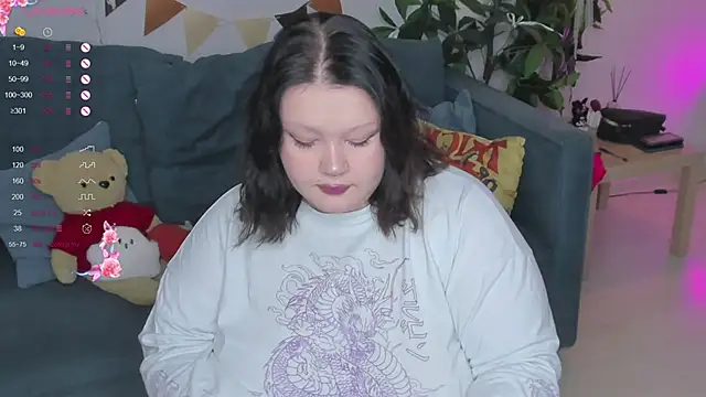 Snapshot of LilyBelll chatting on 4, 10, 2025 LilyBelll online show from 4, 10, 2025