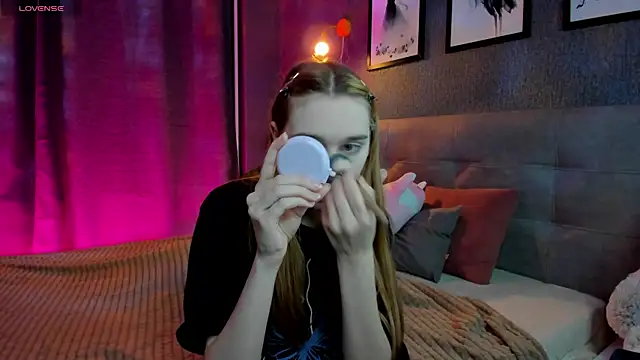 Lesi Moonie01 online show from 24, 11, 2025