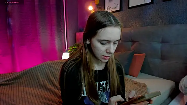 Lesi Moonie01 online show from 27, 11, 2025