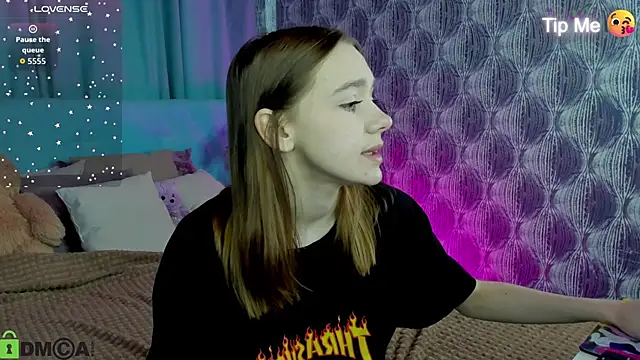 Lesi Moonie01 online show from 11, 3, 2026