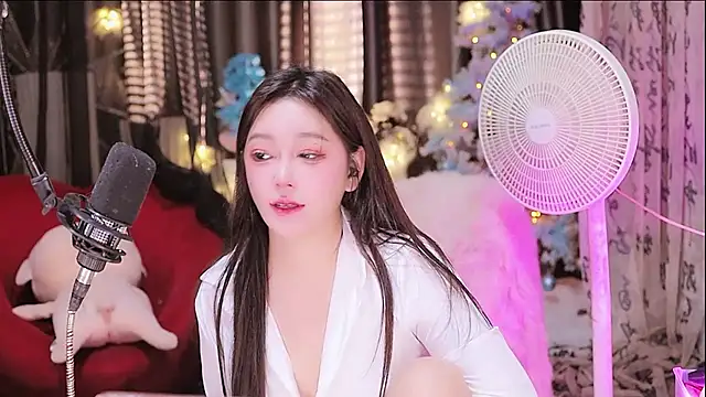 Snapshot of Missy_Nana21 chatting on 17, 9, 2025 Missy Nana21 online show from 17, 9, 2025