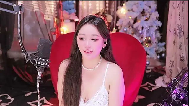 Snapshot of Missy_Nana21 chatting on 4, 10, 2025 Missy Nana21 online show from 4, 10, 2025