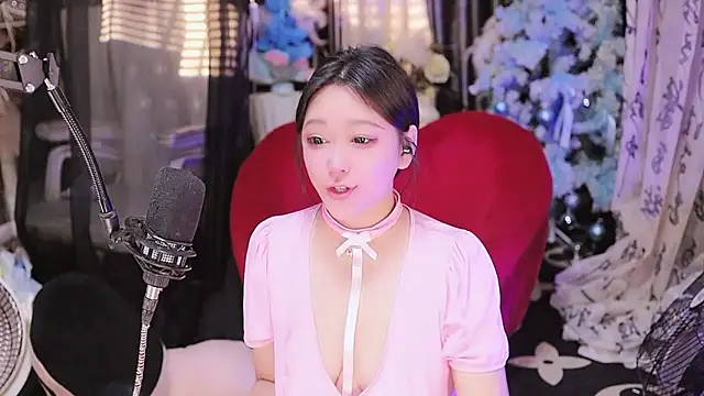 Snapshot of Missy_Nana21 chatting on 17, 11, 2025 Missy Nana21 online show from 17, 11, 2025