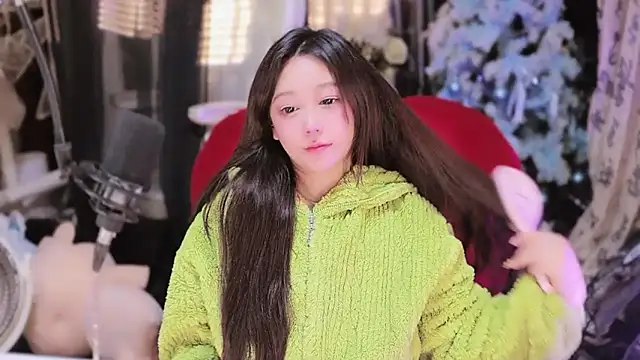 Snapshot of Missy_Nana21 chatting on 21, 11, 2025 Missy Nana21 online show from 21, 11, 2025