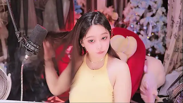 Snapshot of Missy_Nana21 chatting on 21, 12, 2025 Missy Nana21 online show from 21, 12, 2025