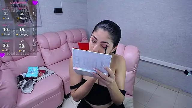Snapshot of Alaya_cute chatting on 20, 1, 2025 Alaya cute online show from 20, 1, 2025