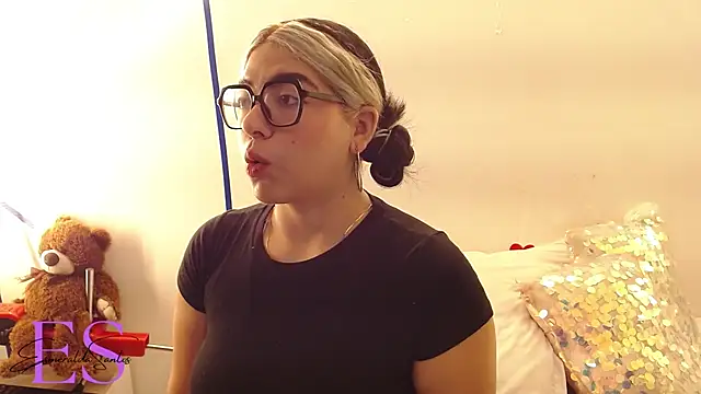 Snapshot of EsmeraldaSantoss chatting on 19, 2, 2025 EsmeraldaSantoss online show from 19, 2, 2025