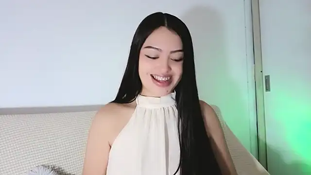 Sweet-Sophiee online show from 5, 7, 2026
