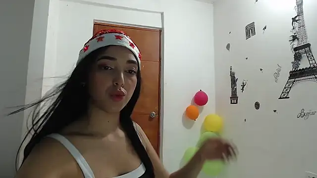 Snapshot of SHARLOTTE_MORGAN chatting on 1, 1, 2025 SHARLOTTE MORGAN online show from 1, 1, 2025