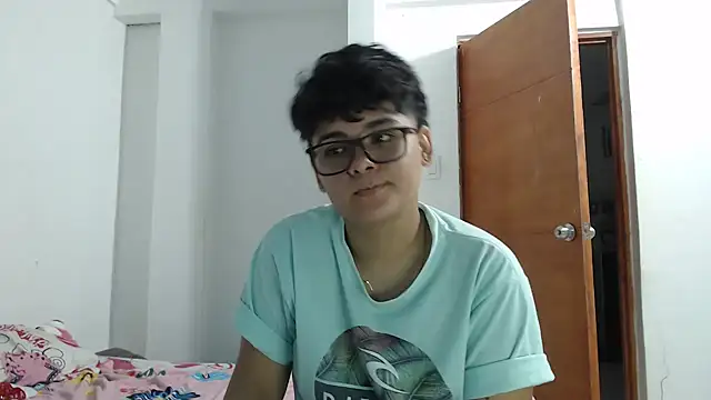 Snapshot of SHARLOTTE_MORGAN chatting on 3, 1, 2025 SHARLOTTE MORGAN online show from 3, 1, 2025