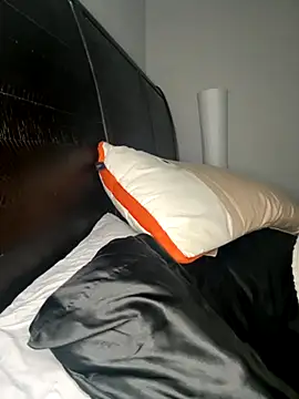 Kinkbitch25 online show from 4, 12, 2025