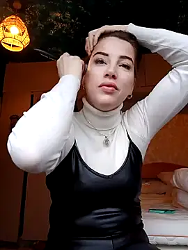 Snapshot of LuLuLover89 chatting on 7, 1, 2025 LuLuLover89 online show from 7, 1, 2025