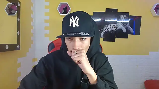 jose sexycumm online show from 10, 3, 2025