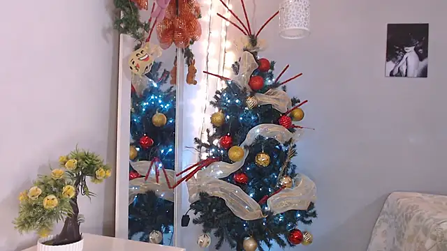 Snapshot of Kimandyuk chatting on 27, 12, 2024 Kimandyuk online show from 27, 12, 2024