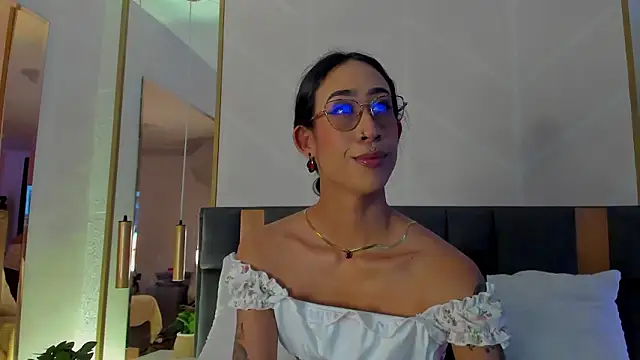 Snapshot of GabyPetit chatting on 2, 2, 2026 GabyPetit online show from 2, 2, 2026