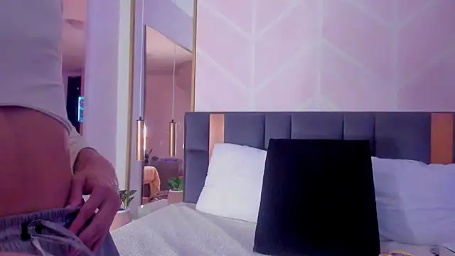 Snapshot of GabyPetit chatting on 5, 2, 2026 GabyPetit online show from 5, 2, 2026