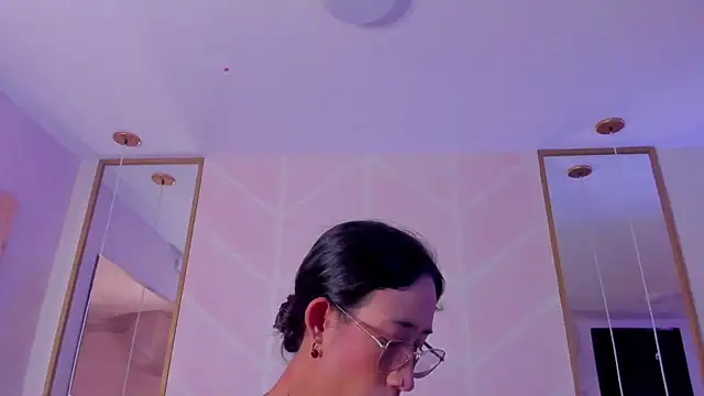 Snapshot of GabyPetit chatting on 6, 2, 2026 GabyPetit online show from 6, 2, 2026