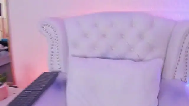 Snapshot of GabyPetit chatting on 5, 3, 2026 GabyPetit online show from 5, 3, 2026