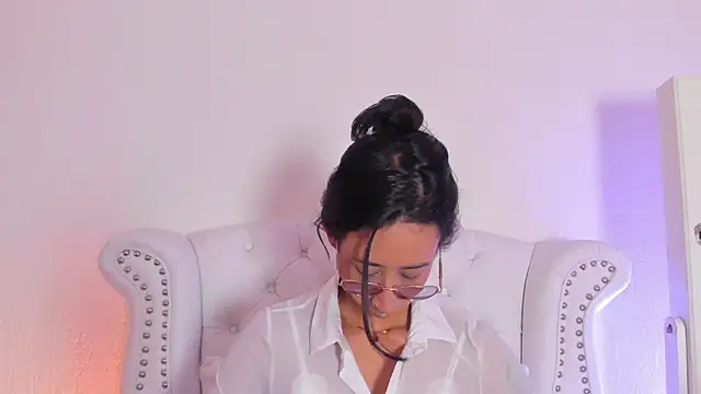 Snapshot of GabyPetit chatting on 2, 4, 2026 GabyPetit online show from 2, 4, 2026