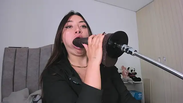 Mariana Castro9 online show from 3, 7, 2026
