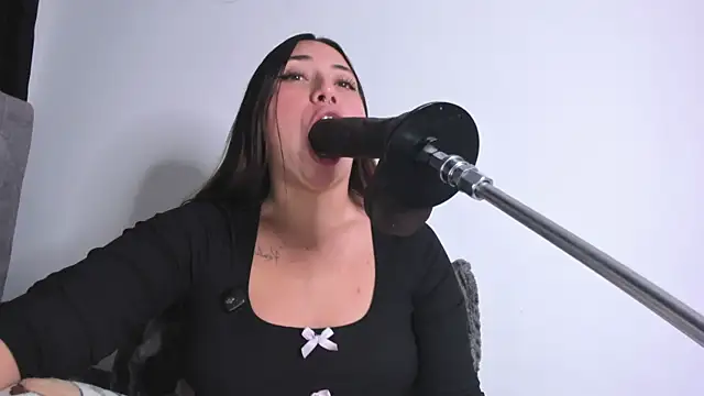 Mariana Castro9 online show from 13, 7, 2026