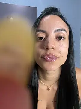 Snapshot of Elamesmamorena chatting on 10, 6, 2026 Elamesmamorena online show from 10, 6, 2026