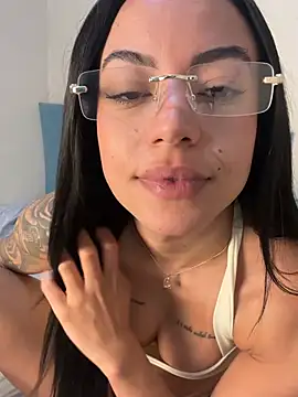 Snapshot of Elamesmamorena chatting on 9, 7, 2026 Elamesmamorena online show from 9, 7, 2026