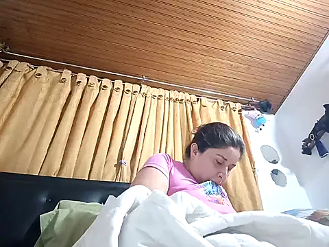 Snapshot of yajahil chatting on 12, 10, 2025 yajahil online show from 12, 10, 2025