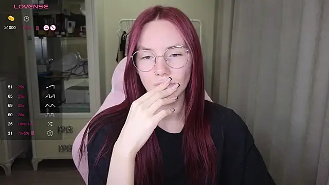 Snapshot of littlevildevil chatting on 14, 9, 2025 littlevildevil online show from 14, 9, 2025